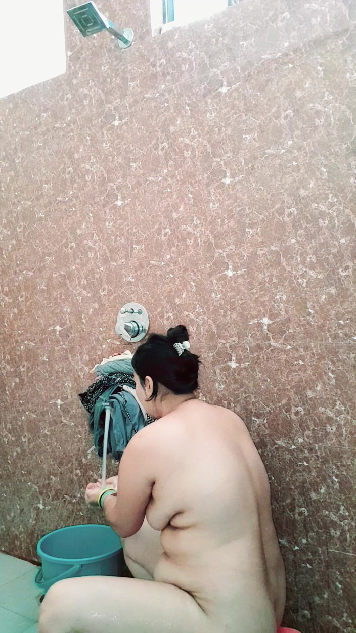 Puja555: Adegan kamar mandi Puja bhabhi