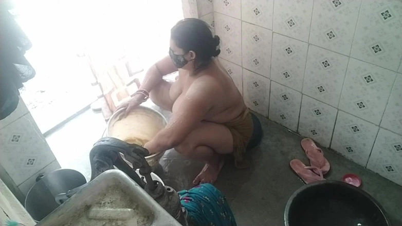 Desi_bhabhi121: Bath Show Open Desi Bhabhi