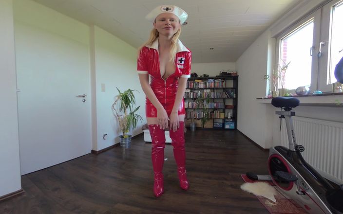 BlondeHexe VR: Asistentă excitată