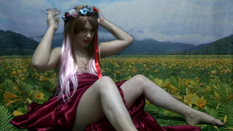 Goddess Misha Goldy: Fumando en la naturaleza y burlándose de ti