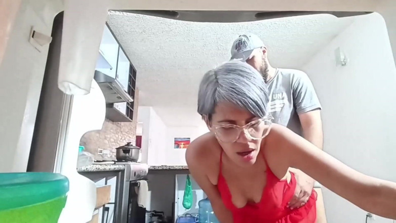 Swingersamateur40: Da dietro, prendimi la schiena e penetrami profondamente ancora e...