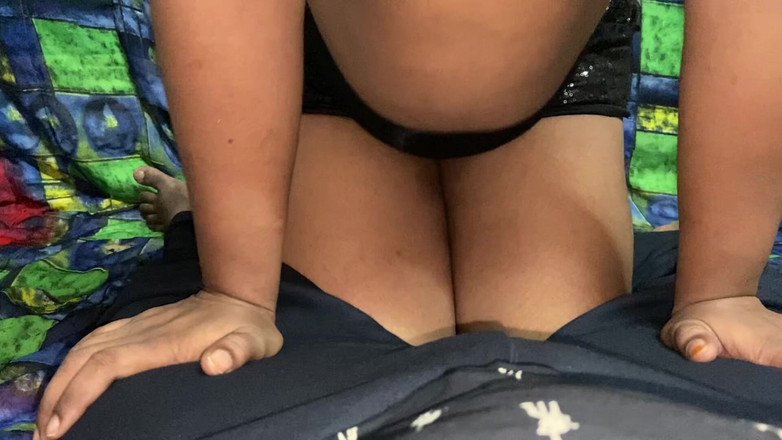 Angoori: Sora vitregă a fost futută în timp ce se joacă cu...