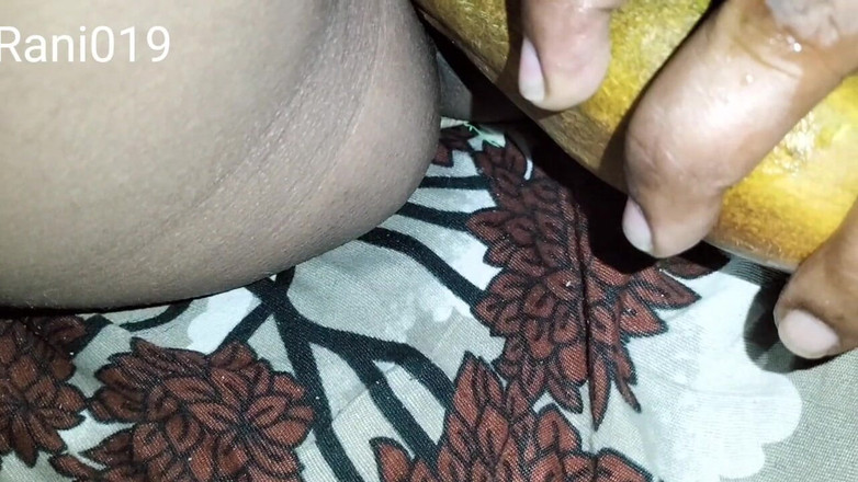 Rakesh: पड़ोसी की सौतेली बहन को खीरे से चोदते हुए देखकर मेरा लंड भी फंस गया