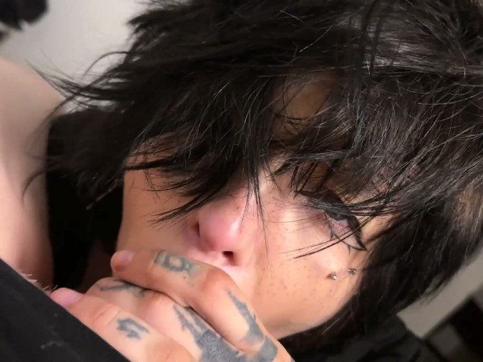 The_Last_Of_Emo: förstapersonsvy: Du fixade en skate, men din Emo alt -tjej med...