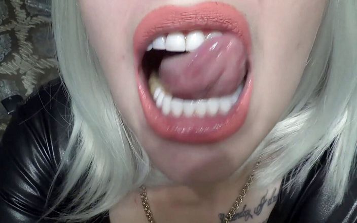 Goddess Misha Goldy: Nakrm mě své šťávy a pak sebe (obryně, JOI)
