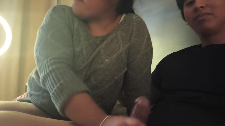 Moo DBOXXX: 这个单身继母想不惜一切代价把我的精液从我身上拿出来，她是一个婊子