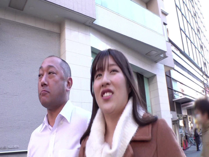 Javmango: Public Plaza Kiss Addict Begs for More Keeps Kissing on...