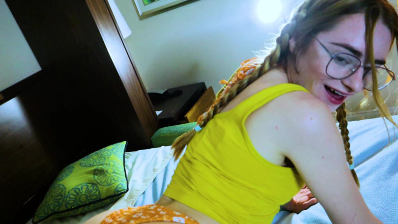 Smash Thots Films: I Smash Nerdy College Slut Reese Robbins in Hotel Room