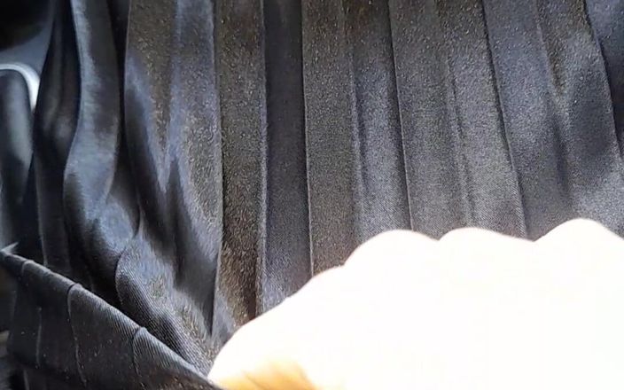 Naomisinka: 亚洲变装者缎丝绸褶裥裙暨快乐