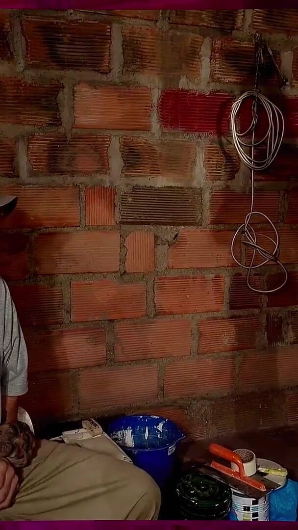 Ambar Prada: I Discover That the Bricklayer's Dick Was Masturbating in the...