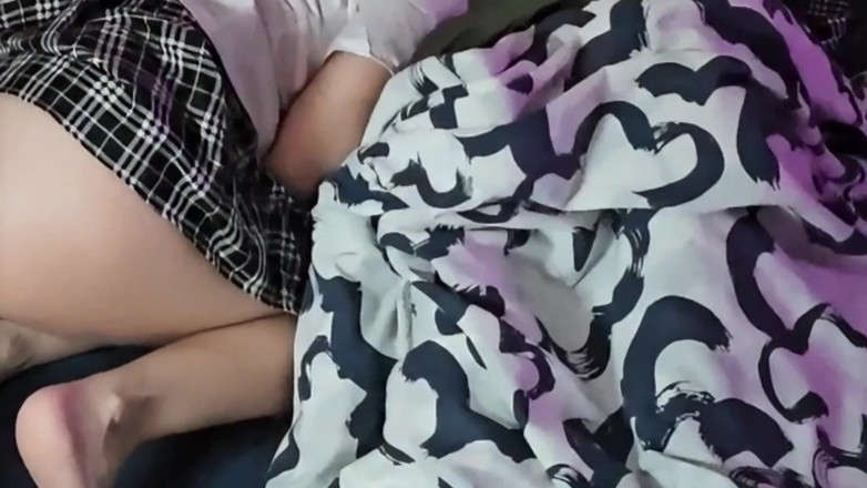 DaddyLikesItPetite: 쪼이는 보지를 가지고 핑거 섹스하는 핫한 밀프