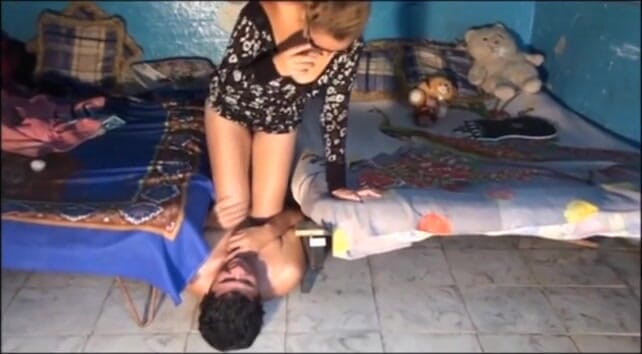 Femdom Austria: Menampar kuasa