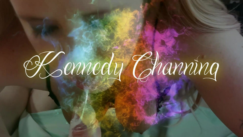 Kennedy Channing: Lila sport-bh tittenfick sendet sperma-flyin