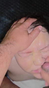 Yüzüm ve boğazım da sodomizasyon yapılmalı ve burnuma boşalmanı istiyorum