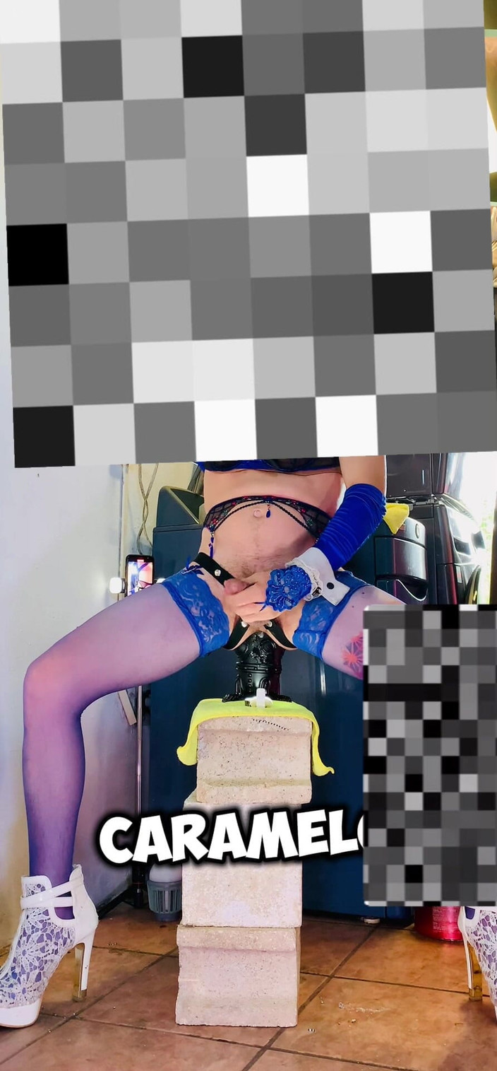 Benito414: Geile shemale met grote siliconen tieten wordt buiten in haar...