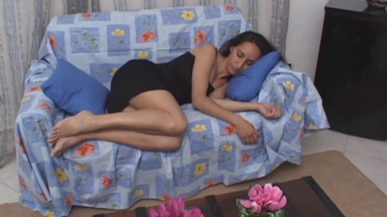 My porn family: Relaxing milf made to suck cock by aggressive young man