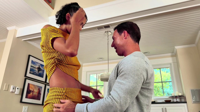 Dom Cruise: Leche de crecimiento con Natasha Carter