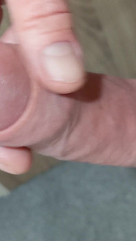 Naakt langzaam masturberen, randen, close-up klaarkomen - Rockard Daddy