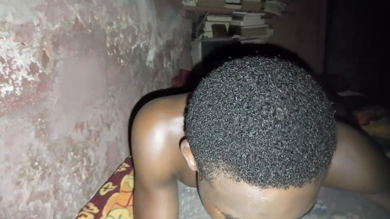 Masturbator emmy: Uită-te la cum ejaculează tipul negru african