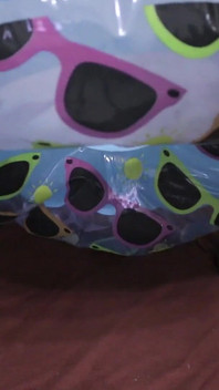 Jouer avec un maillot de bain frais