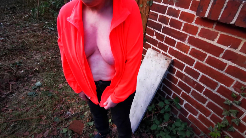 Bouncy Tits Action: 乳房训练第11天 - 完整电影