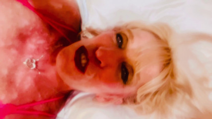 Jenni girl: Jennigurl खुद से सेक्सी खेल रही है