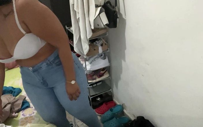 Katrina 4 deluxe: Mucama atrapada midiendo los jeans de mi madrastra