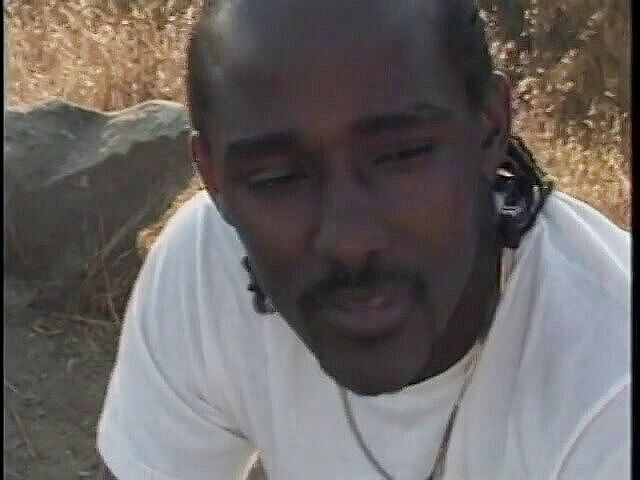 Best Butts: O mamă sexy negresă cu țâțe mici este penetrată dublu în toaletă