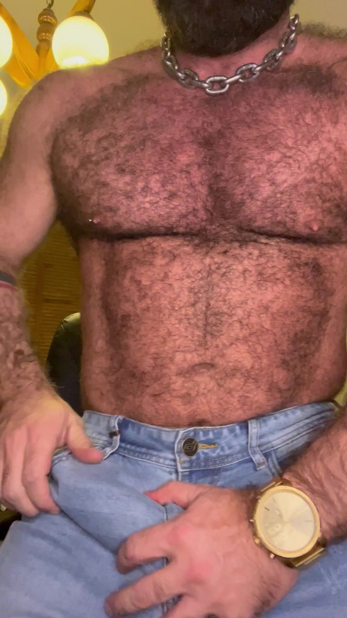 Tyler Rex: 肌肉发达的男同性恋熊撸管指挥，大鸡巴，鸡巴环和射液