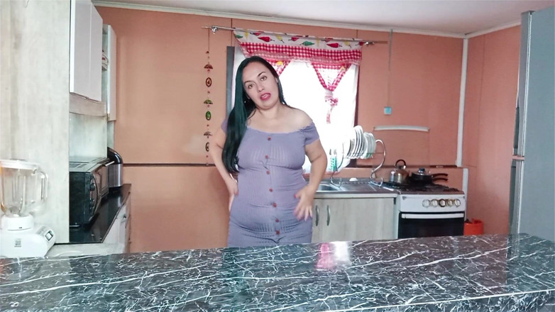 Kellyhotstepmom: Love I Invite You to My House. I Am Honey