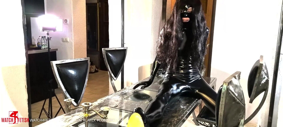 Fem Latex: Mystery latex dominatrix dame