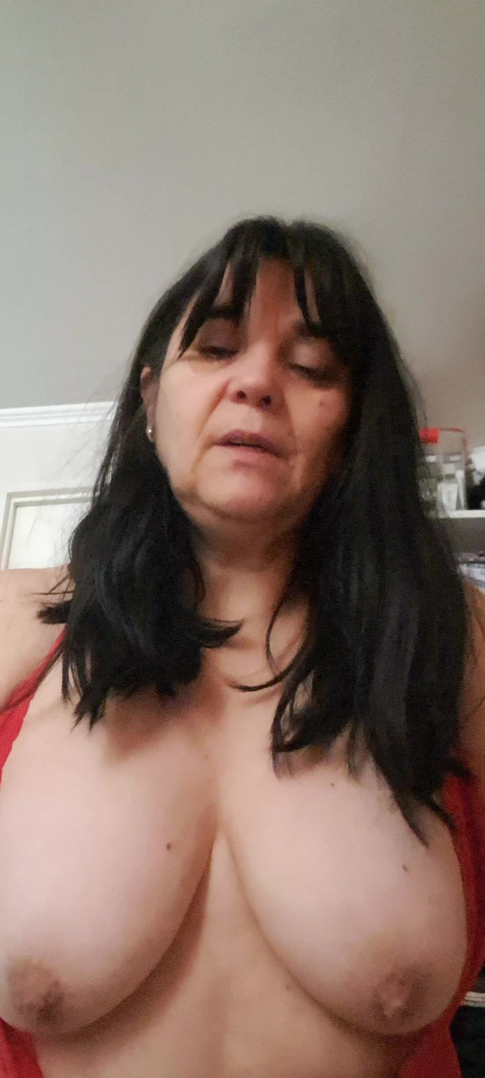 Mommy big hairy pussy: Секс мачехи в красном в видео от первого лица