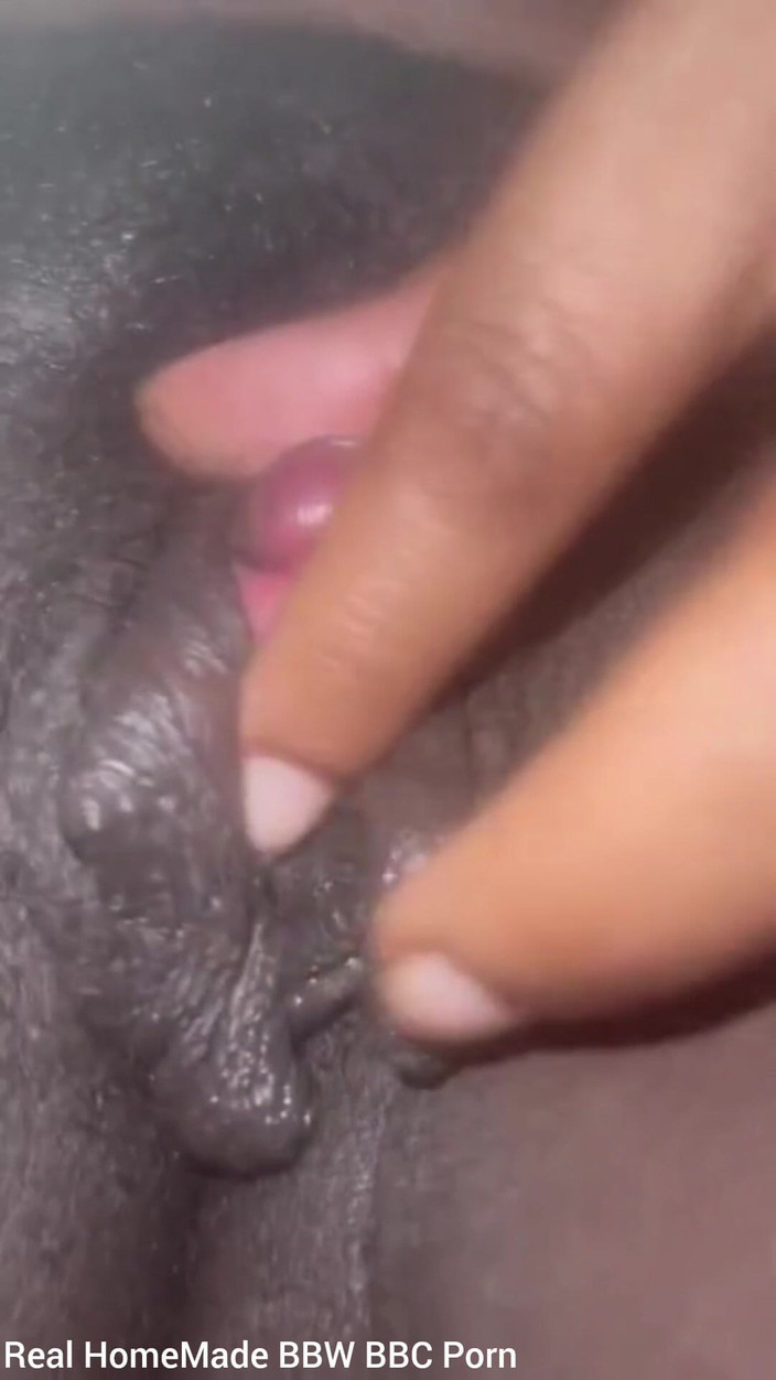 Super sexy ebony cuties: Aku lagi asik ngusap itilku sampai muncrat - close up