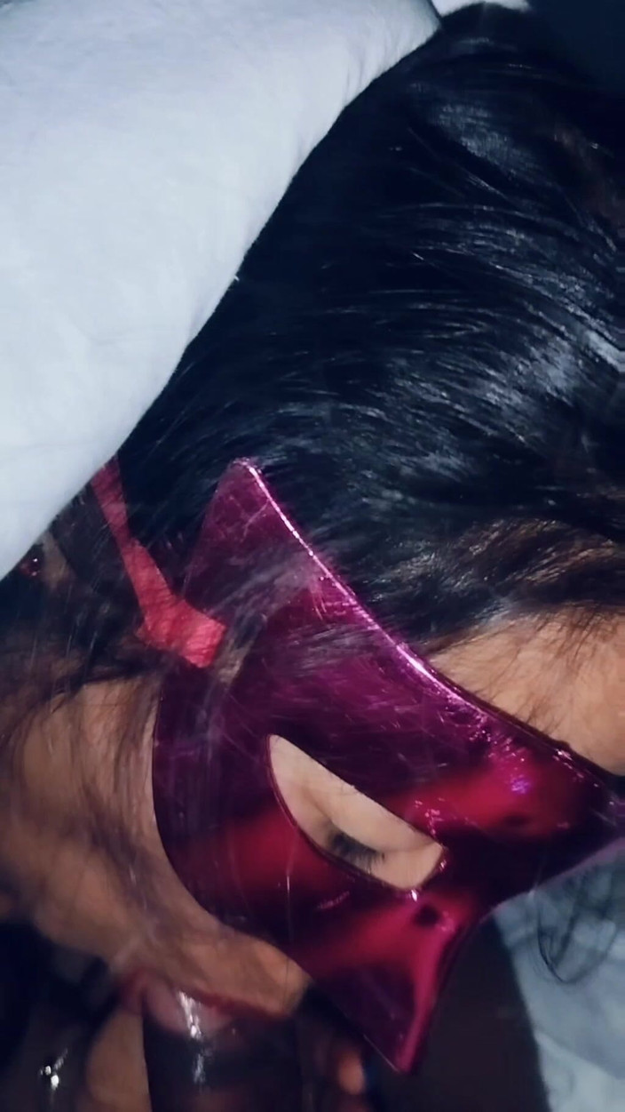 Sreemeg: Nevlastní sestra mé přítelkyně kouří mého kuchaře