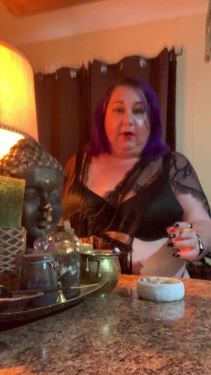 BlancaGirlBBW: Fuma con me