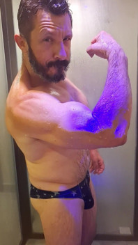 Victory Shower - En Primer Plano Con Gouine Wrestlin