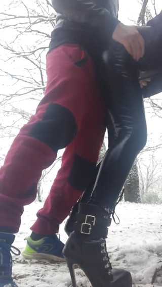 LauraOnHeels: Laura On Heels model 2021 video von stehend ficken zwischen dem...