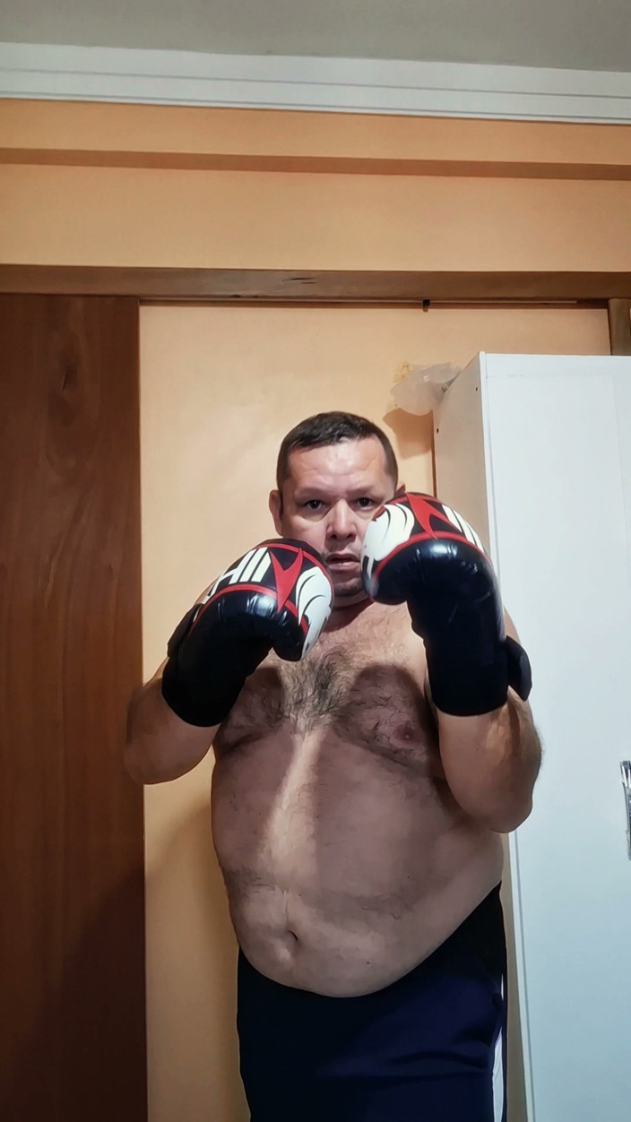 Punchbagplz: Bulldozer återvänder - tungvikt förstapersonsvy utbildning