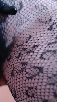 Arya Grander velký přírodní zadek a latexová milfka