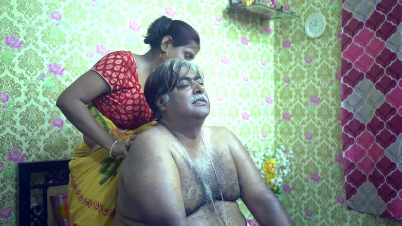 BIREA: Indianca desi bhabhi ia muie de la proprietarul ei, partea 4