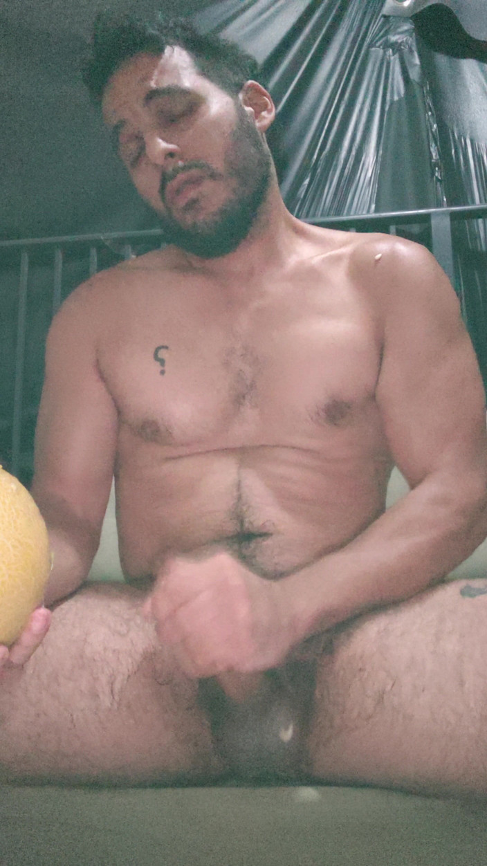 Grayalpha: 食べ物フェチはメロンをクレイジーにファックし、あなたのクソ喉が私のチンポに聞こえるほどです