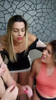 Lesbiană lesbiană înghite înghițirea fetelor de top
