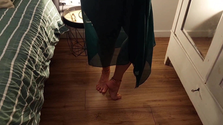 Selena701: 金髪の成熟した妻がベッドでのセックスを楽しむ