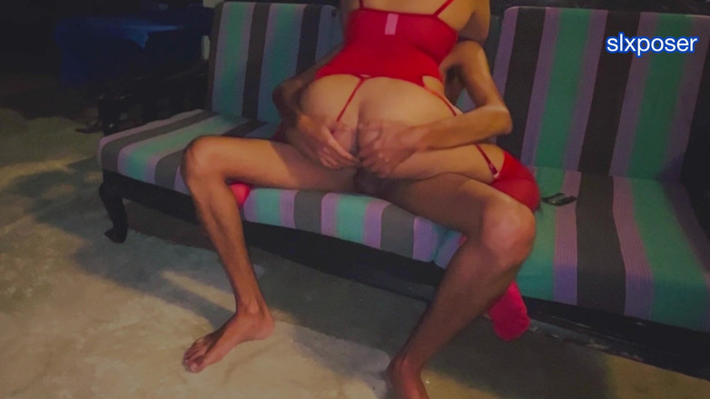 slexposer: Познайомився з нею в барі. трахав її в нижній білизні, яку вона одягла для мене