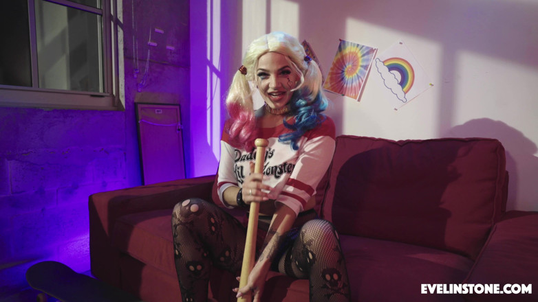 Evelin Stone: Harley Quinn - culona instrucciones de paja