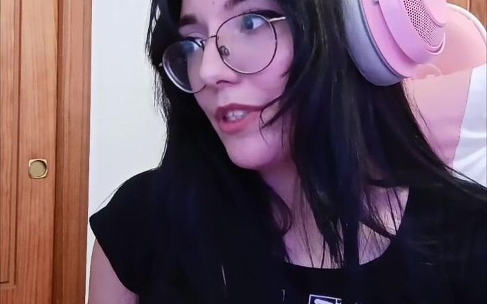 Softbrattypuppy: Egirl Gamergirl让你成为一个绿帽男