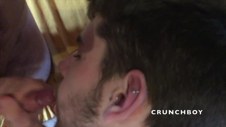 Gaybareback: Video sessuale senza preservativo hoemamde con il fidanzato