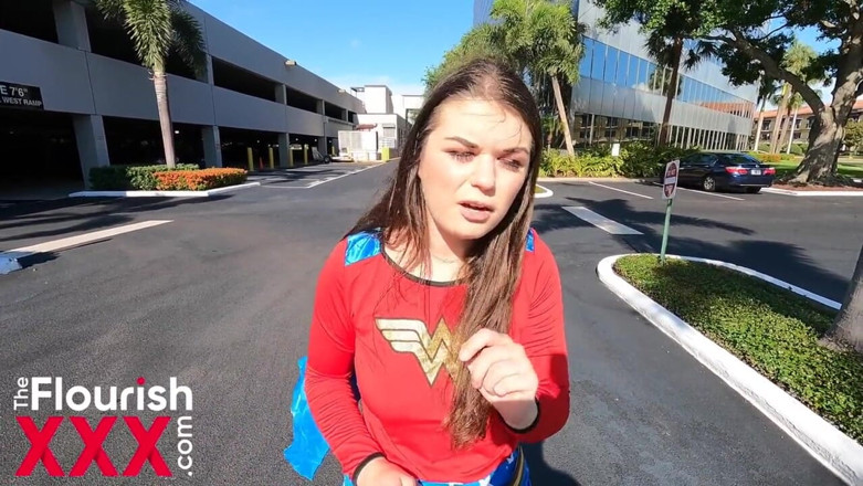 The Flourish XXX: La wonder woman sorprende il suo uomo traditore e si...