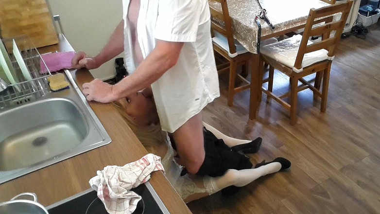 TV_Helena: Tranny Použit jako čištění a kouření otrokyně