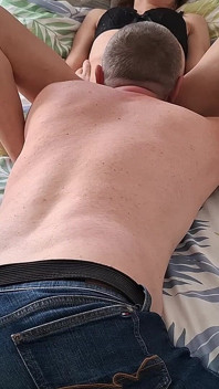 Compilatie 18 jaar oude likt magere tiener tot een orgasme